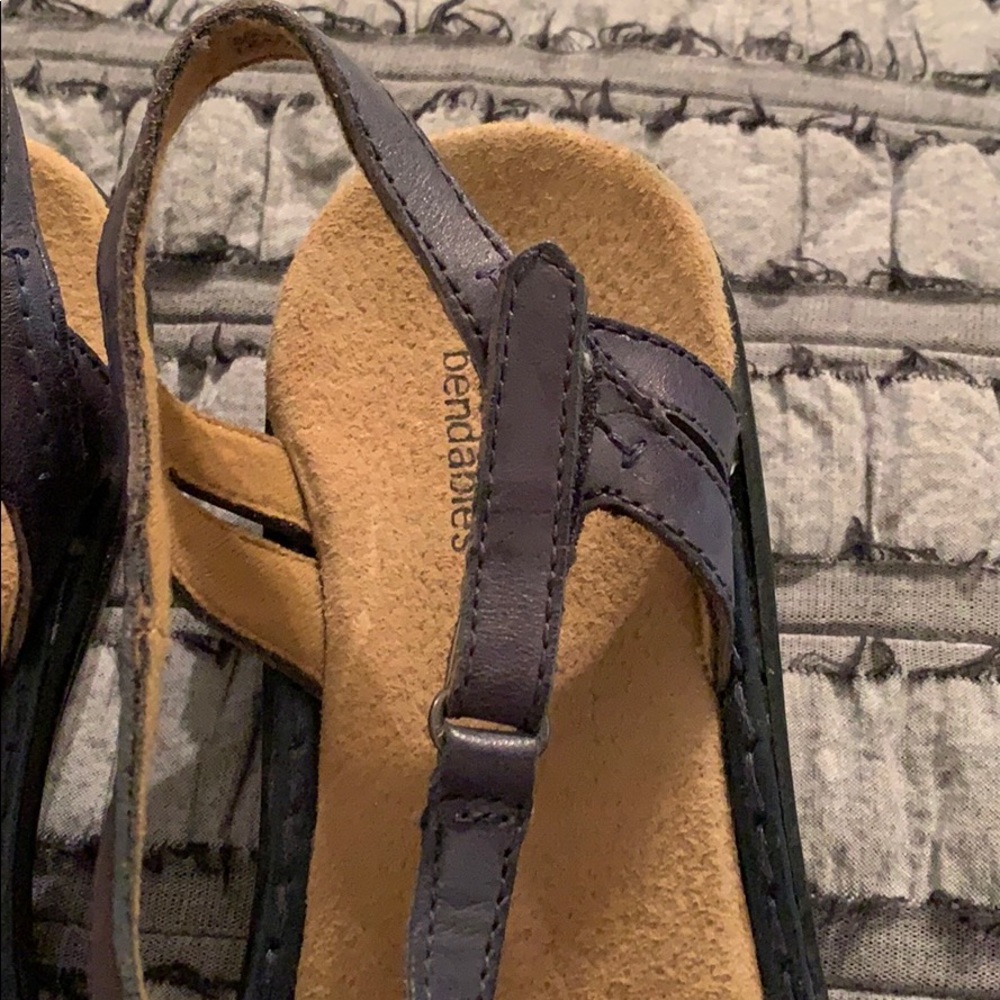 Clark’s Bendable’s - Size 6.5 - Picture 3 of 5